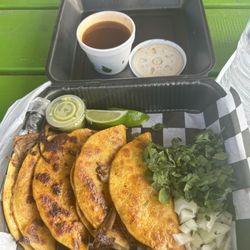 Quesomidilla Birria Food Truck - The Classic