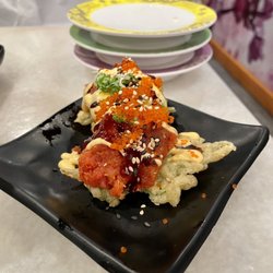 Izumi Kaiten Sushi - Spicy tuna shiso leaves