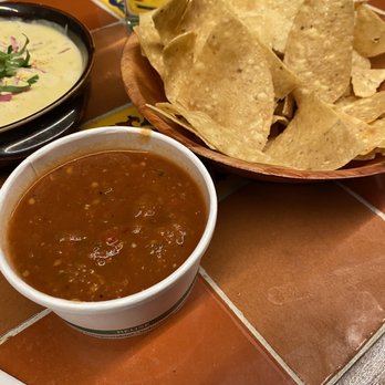 El Coyote - Free chips and salsa - New Mexican Cuisine Near Me - Oklahoma City, Oklahoma