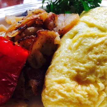Maggie Mays - Golden Brown Crunch:  [Mushroom & Cheddar Omelette W/ The Butteriest, Breakfast Potatoes] - American Near Me - Bayside, New York