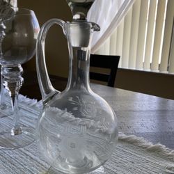 Goodwill - Davie - Vintage decanter.