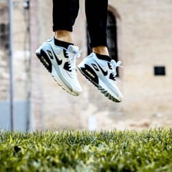 Urban Jungle Sevilla - Las míticas Nike Air Max 90 en una renovada combinación. ¡Viste clásico y con estilo!