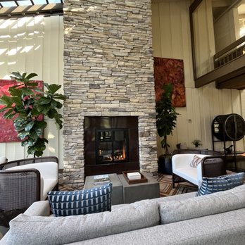 The Quail - Lobby - Hotels Near Me - Carmel, California