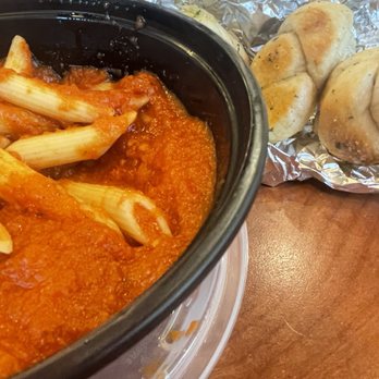 Bella Pizzeria - Pizza Near Me - Noblesville, Indiana
