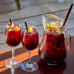 Socarrat Paella Bar - Midtown East - SANGRÍA ROJA (Red Sangria)