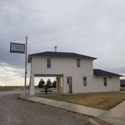 Lucille's Famous Rt. 66 Gas Station - Lucille's gas station Rt. 66 historical building