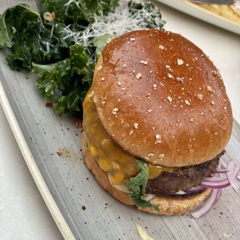 Everly - House Burger - New American Near Me - Madison, Wisconsin
