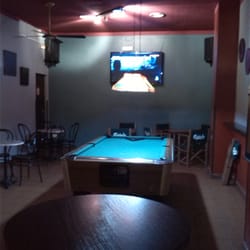 Cafe Obispo - Mesa de billar. ..." a jugar"