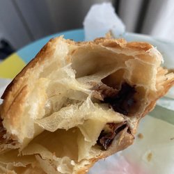 Le Toledo - Lack of chocolate filling. :-(.