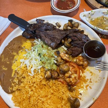 La fuente - Tierra y mar - Mexican Near Me - Wenatchee, Washington