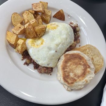 B&M’s Grill - Corned Beef Hash with two eggs over medium. - Breakfast & Brunch Near Me - Revere, Massachusetts B&M’s Grill - Corned Beef Hash with two eggs over medium. - Breakfast & Brunch Near Me - Revere, Massachusetts