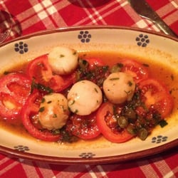 Scallops and tomatoes with capers