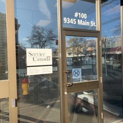 Service Canada - Front door