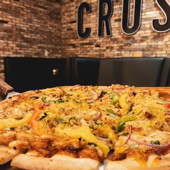Crust Pizza Co. - Kingwood Place - Sriracha Chili chicken 3/5 - Pizza Near Me - Kingwood, Texas Crust Pizza Co. - Kingwood Place - Sriracha Chili chicken 3/5 - Pizza Near Me - Kingwood, Texas