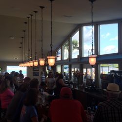 Dockside Bar And Grille - Bar crowd