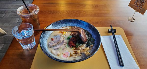 Kuro Ramen by null