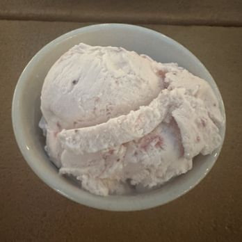 Upland FSQ Brewery - Strawberry ice cream - Brewpubs Near Me - Indianapolis, Indiana Upland FSQ Brewery - Strawberry ice cream - Brewpubs Near Me - Indianapolis, Indiana