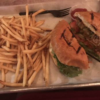 Franklin Hall - Veggies burger - Sports Bars Near Me - Washington, DC, District of Columbia