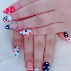 Deluxe Nails and Spa