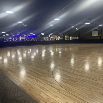 Cal Skate - Rink view from the middle looking left towards concessions - Skating Rinks Near Me - Grand Terrace, California