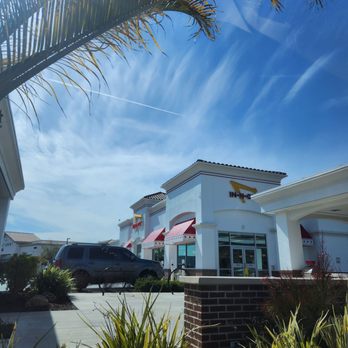 In-N-Out Burger - Drive thru - Burgers Near Me - Santa Fe Springs, California In-N-Out Burger - Drive thru - Burgers Near Me - Santa Fe Springs, California