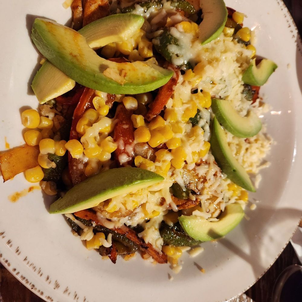 El Camino Kitchen - chicken fajita bowl with corn - American Near Me - Pleasant Prairie, Wisconsin El Camino Kitchen - chicken fajita bowl with corn - American Near Me - Pleasant Prairie, Wisconsin
