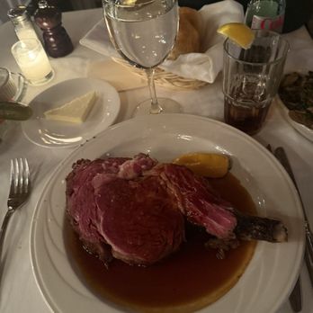 Keens Steakhouse - Prime Rib of Beef, King's Cut - Steakhouses Near Me - New York, New York Keens Steakhouse - Prime Rib of Beef, King's Cut - Steakhouses Near Me - New York, New York