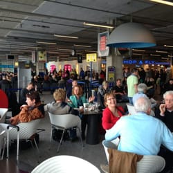 Eindhoven Airport - Wat een rotzooi hier! Geef mij maar Schiphol...