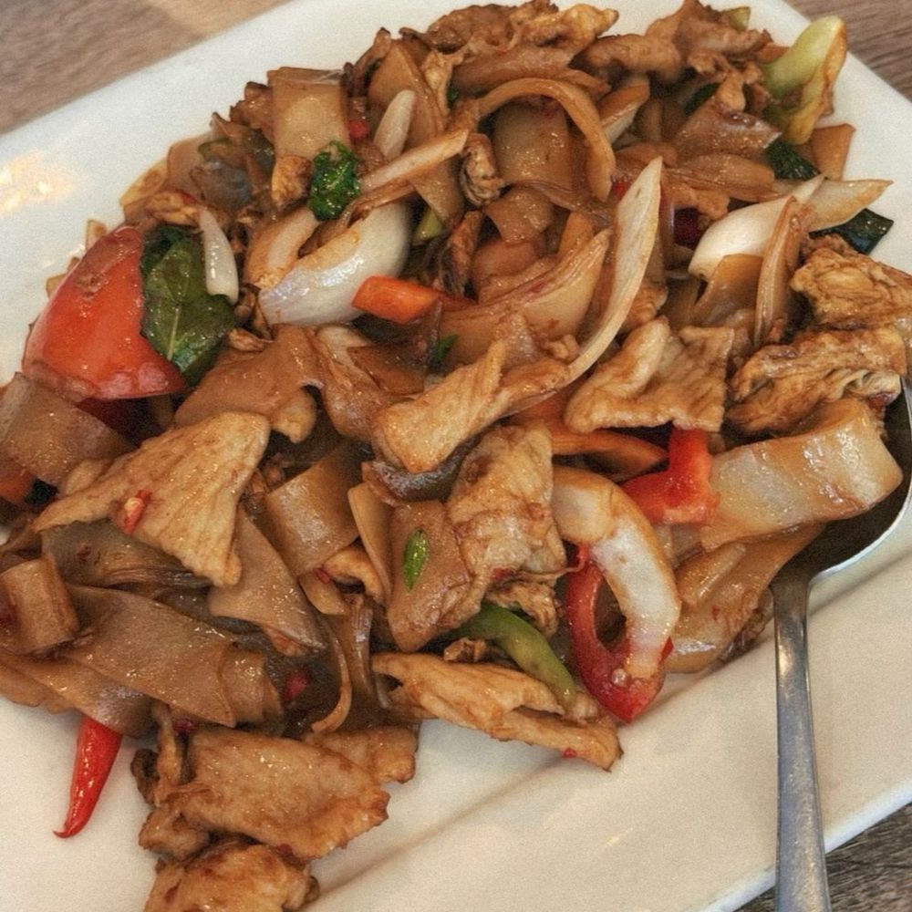 Red Chili - Pad kee mao - Thai Near Me - Hayward, California Red Chili - Pad kee mao - Thai Near Me - Hayward, California