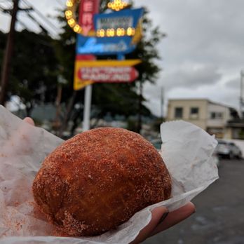 Leonard's Bakery - Bakeries Near Me - Honolulu, Hawaii