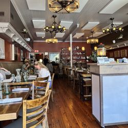 FM Eatery - Single open dining room
