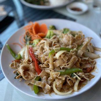The Basil Leaf Sushi & Thai - Drunken Noodle with Chicken - Sushi Bars Near Me - High Point, North Carolina The Basil Leaf Sushi & Thai - Drunken Noodle with Chicken - Sushi Bars Near Me - High Point, North Carolina