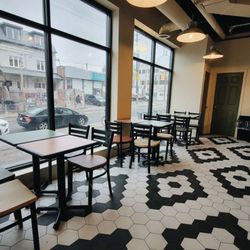 Renaissance Pizza - Inside seating