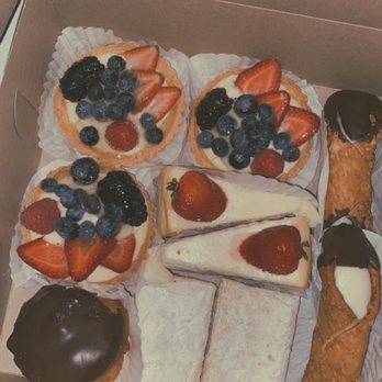 Choco Bakery & Cafe - Fruit tarts, cheesecake, cannoli, lemon bars, and cream puff. They are all so good and delicious my favorite has to be the lemon bars ! - Patisserie/Cake Shop Near Me - Corona, California