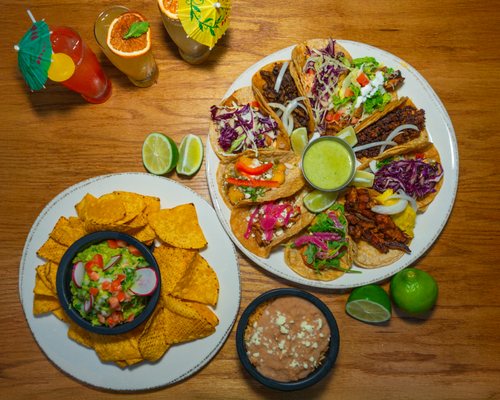 La Victoria Barra + Cocina Mexicana - Chicago by null