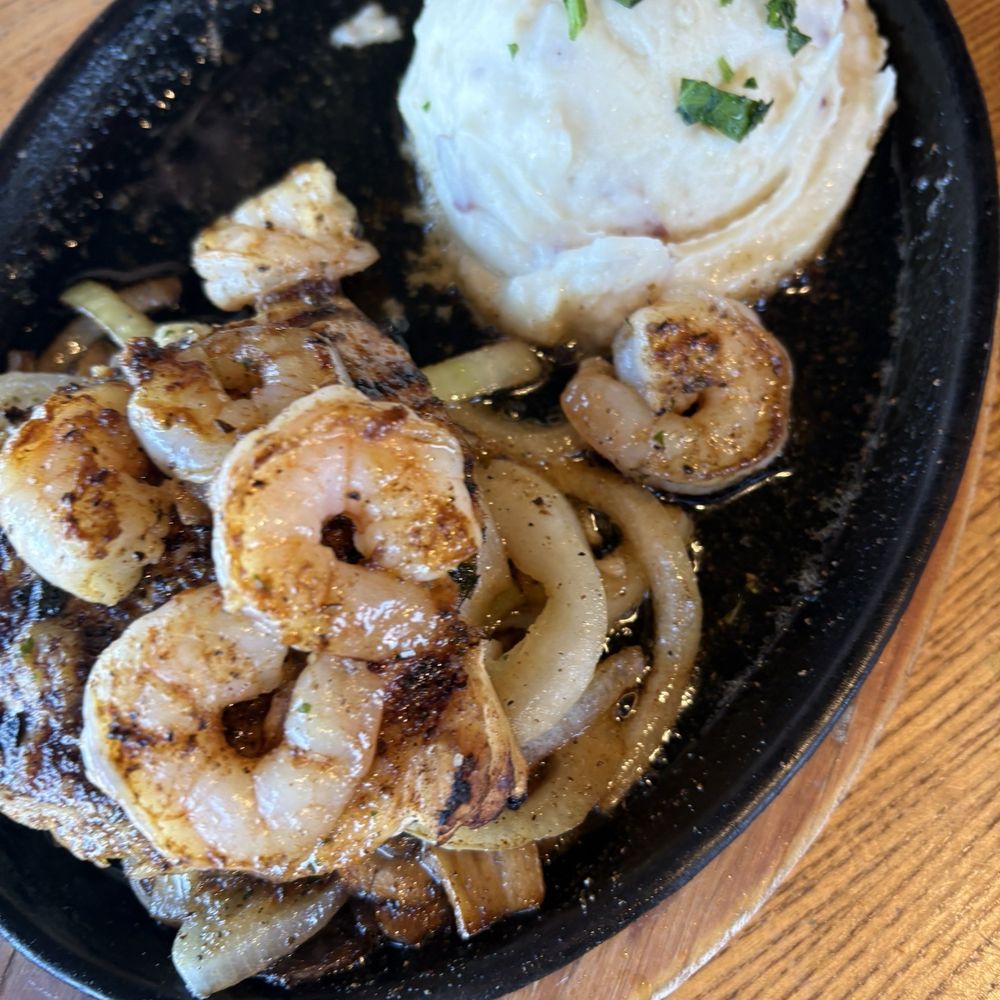 Applebee's Grill + Bar - Steak, shrimps with mash potatoes - American Near Me - San Antonio, Texas Applebee's Grill + Bar - Steak, shrimps with mash potatoes - American Near Me - San Antonio, Texas