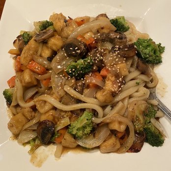 Yen Sushi & Sake Bar - Curry udon noodle bowl - Sushi Bars Near Me - Phoenix, Arizona Yen Sushi & Sake Bar - Curry udon noodle bowl - Sushi Bars Near Me - Phoenix, Arizona