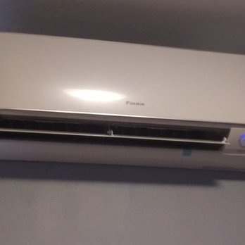 AC1 Heating and Cooling - Unit in use mode (with remote) and yes - oscillating feature - Heating & Air Conditioning/HVAC Near Me - Bradenton, Florida AC1 Heating and Cooling - Unit in use mode (with remote) and yes - oscillating feature - Heating & Air Conditioning/HVAC Near Me - Bradenton, Florida