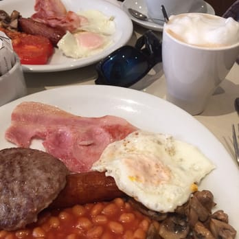 Raffles - Chefs breakfast and cafe latte - Cafes Near Me - London, XGL
