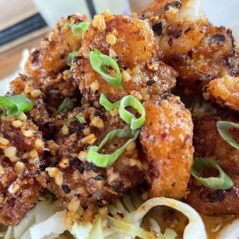 Mai Tai Bar - Garlic shrimps - Cocktail Bars Near Me - Honolulu, Hawaii