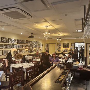 Monte's Trattoria - dining room - Italian Near Me - New York, New York Monte's Trattoria - dining room - Italian Near Me - New York, New York