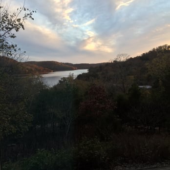 Beaver Lakefront Cabins - Guest Houses Near Me - Eureka Springs, Arkansas