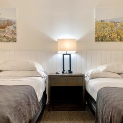 Lakeside Motel & RV Park