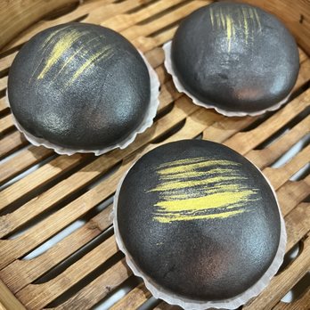 Yang Kee Dumpling - Salted egg custard bao - Dim Sum Near Me - Davis, California