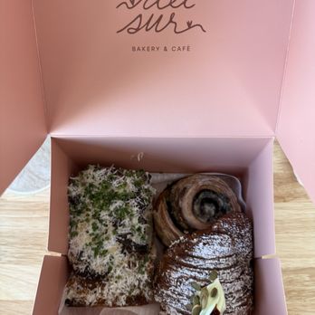 Del Sur Bakery & Cafe - Seasonal focaccia, chai roll, pumpkin seed croissant - Filipino Near Me - Chicago, Illinois