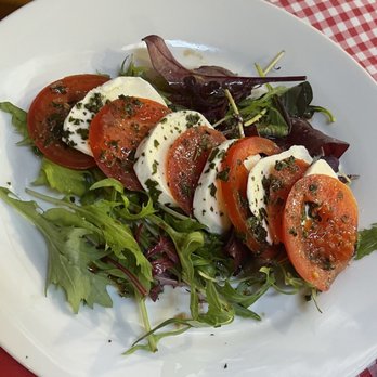 La Farigoule - Caprese salad - Restaurants Near Me - Cannes, 06