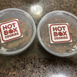 Chocolate Chip & Oatmeal Raisin Icing Sandwich Cookies Chocolate Chip & Oatmeal Raisin Icing Sandwich Cookies