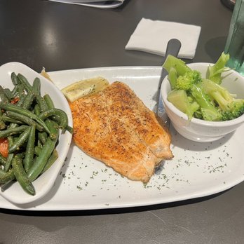Bombshells Restaurant & Bar - Sports Bars Near Me - Pearland, Texas