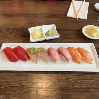 Happy Sushi - Sushi combo (3) with albacore, salmon, tina and yellowtail plus miso soup - Japanese Near Me - Chino Hills, California