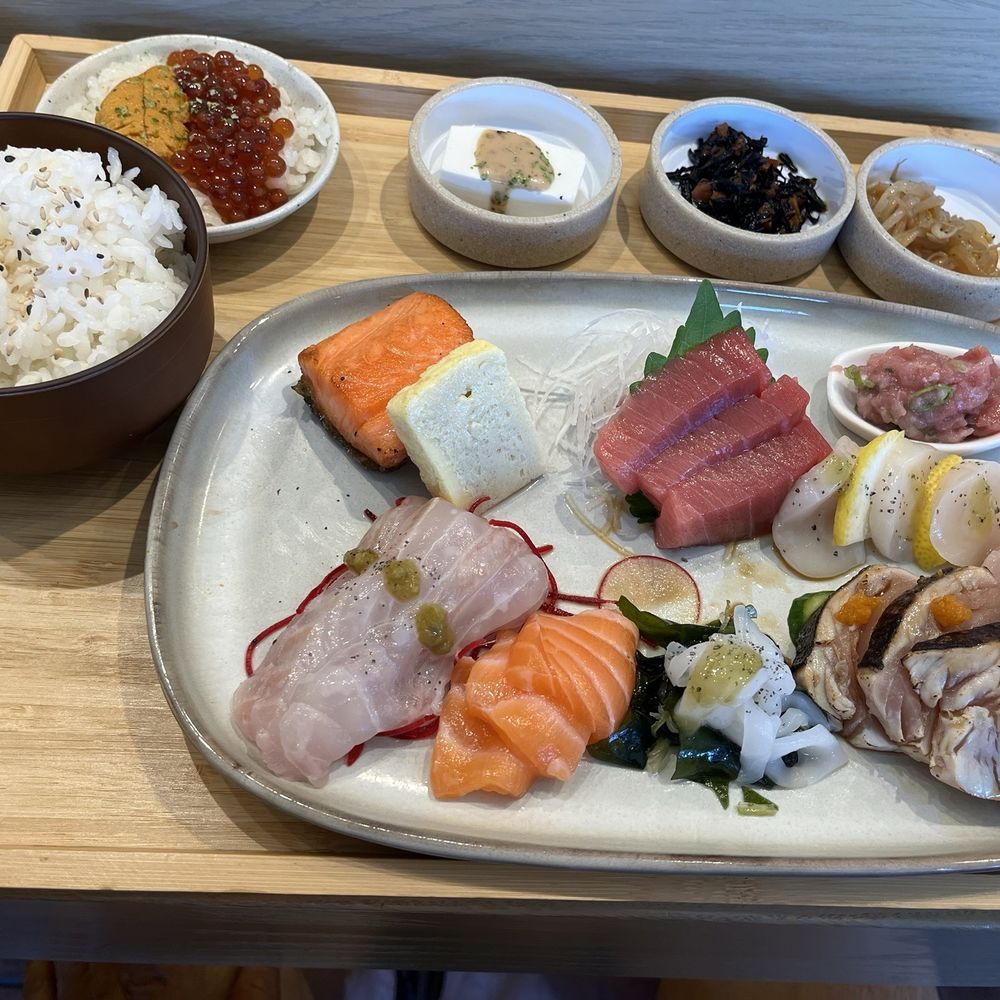 Akami Sushi - Sashimi premium set - Sushi Bars Near Me - Arcadia, California Akami Sushi - Sashimi premium set - Sushi Bars Near Me - Arcadia, California
